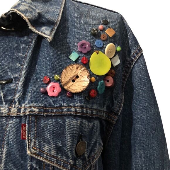 Levi’s Vintage Embellished Denim Jacket Buttons & Beads Size Large - Picture 2 of 11